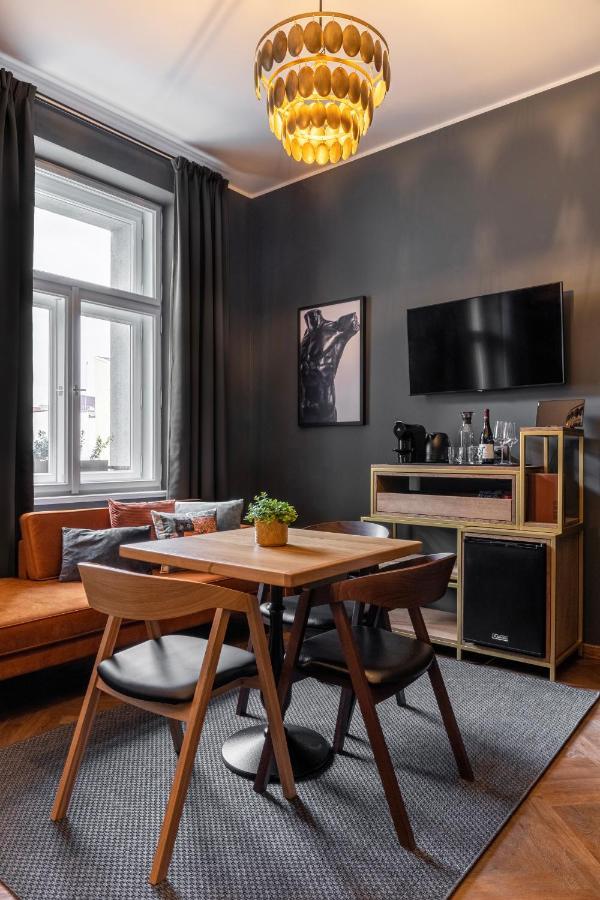 The Viaduct - Suites & More Praag Buitenkant foto