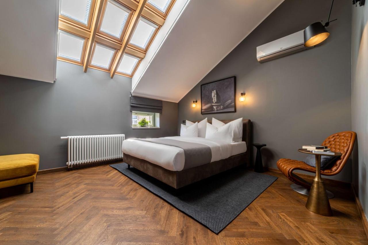 The Viaduct - Suites & More Praag Buitenkant foto