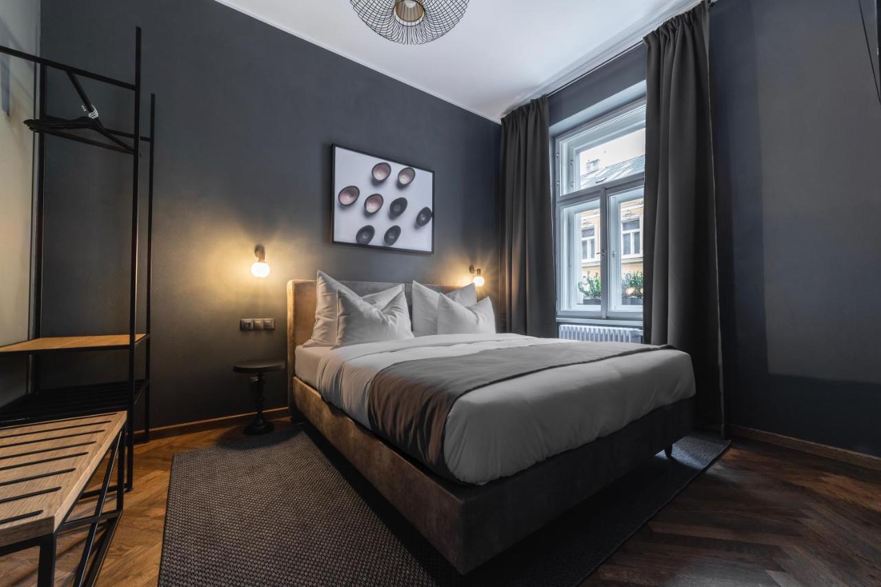 The Viaduct - Suites & More Praag Buitenkant foto