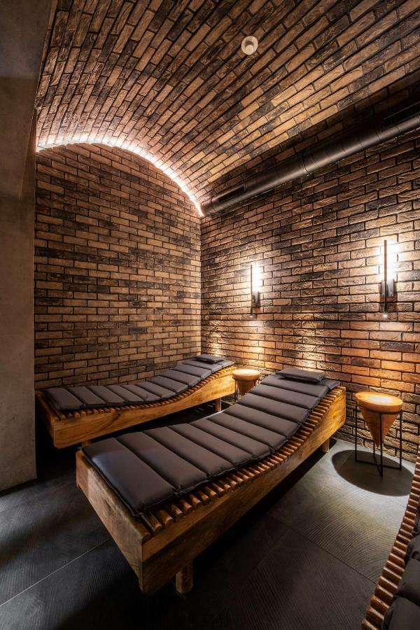 The Viaduct - Suites & More Praag Buitenkant foto