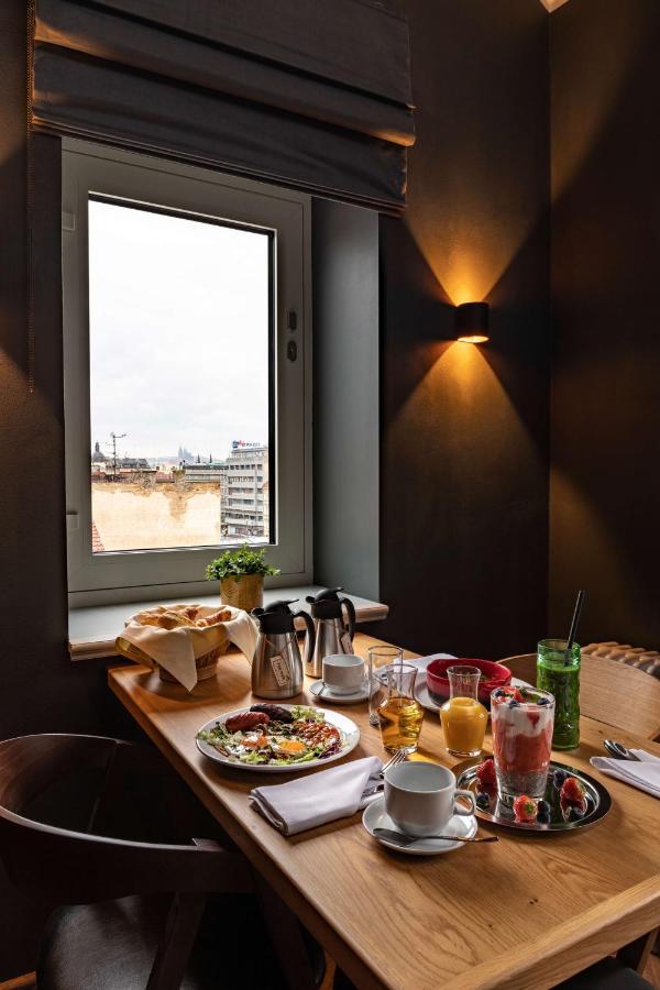 The Viaduct - Suites & More Praag Buitenkant foto