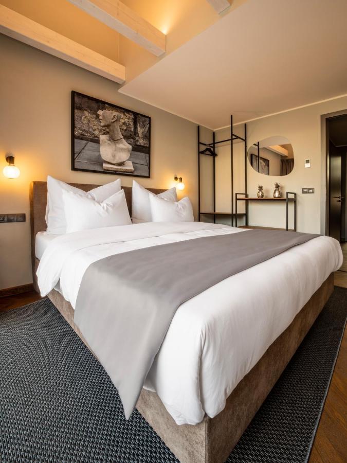 The Viaduct - Suites & More Praag Buitenkant foto