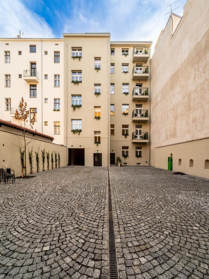 The Viaduct - Suites & More Praag Buitenkant foto
