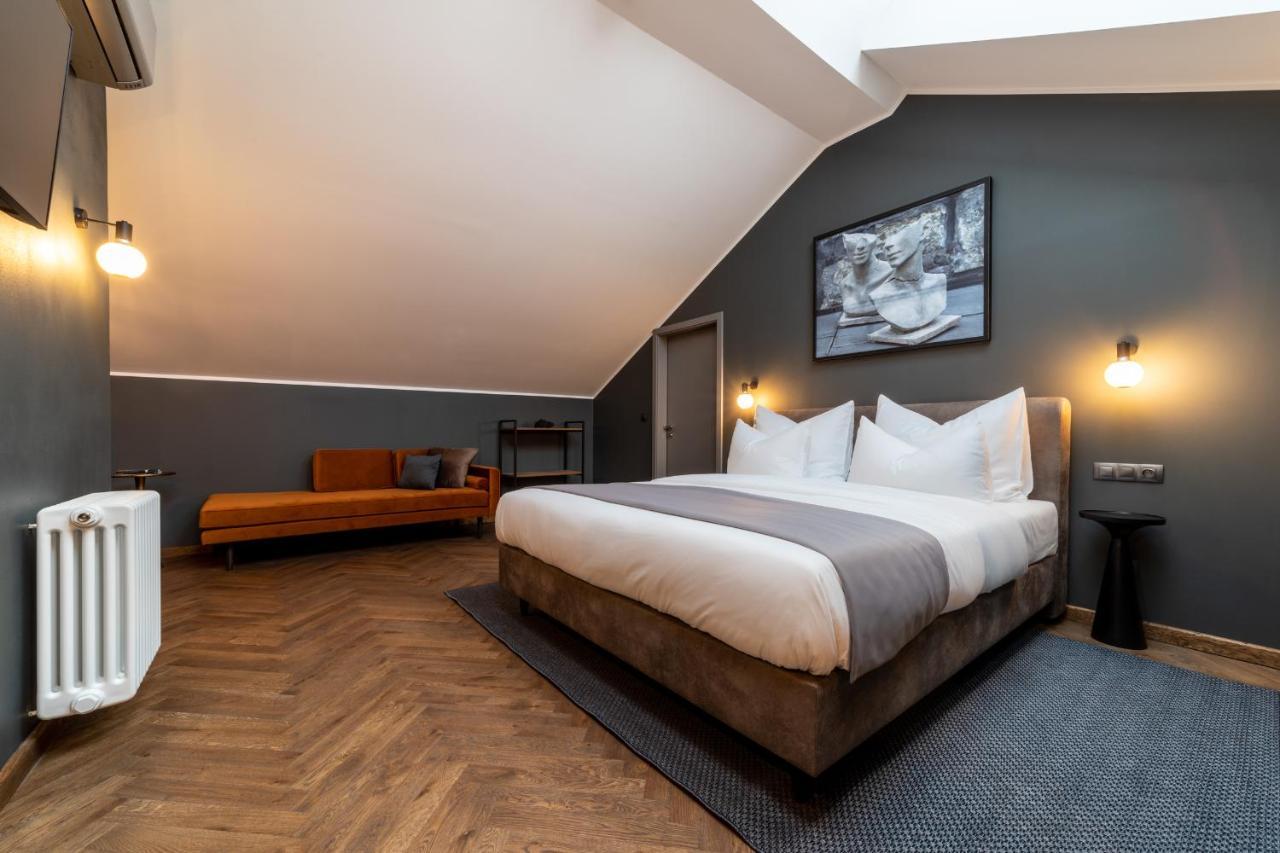 The Viaduct - Suites & More Praag Buitenkant foto