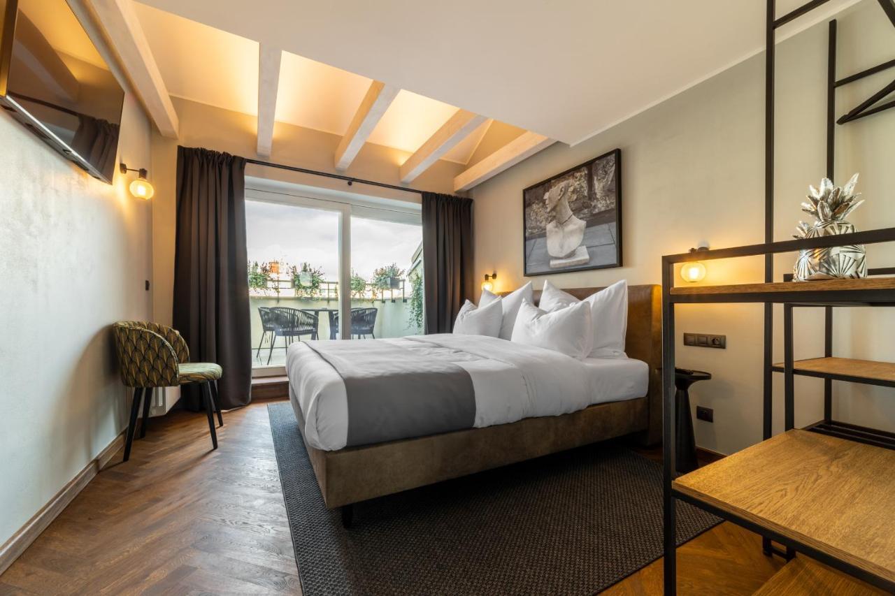 The Viaduct - Suites & More Praag Buitenkant foto