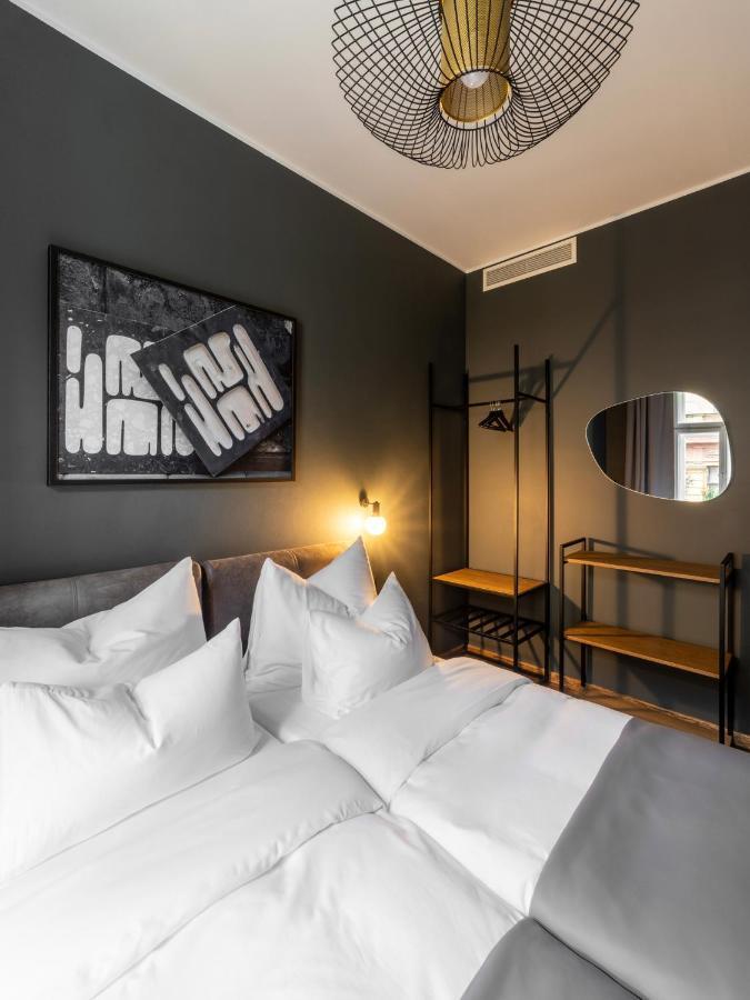 The Viaduct - Suites & More Praag Buitenkant foto