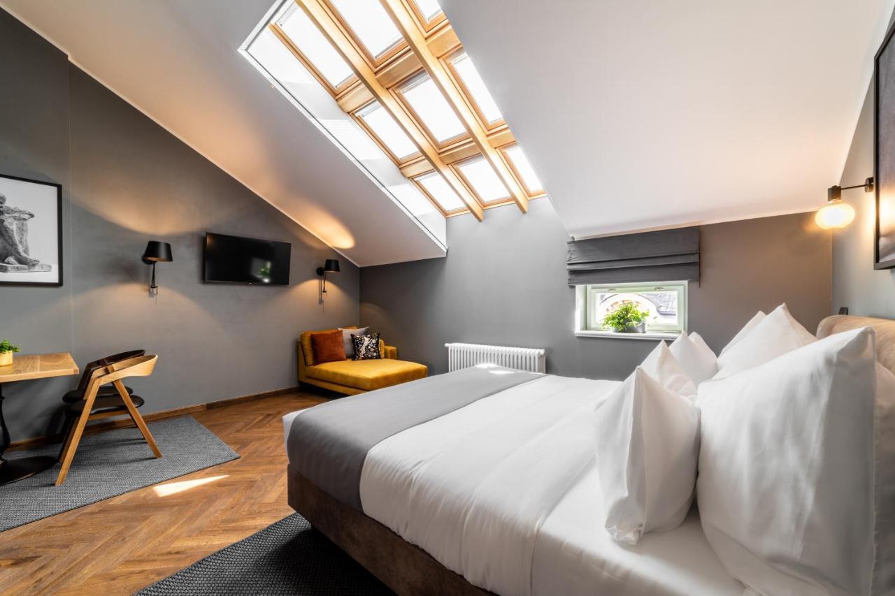 The Viaduct - Suites & More Praag Buitenkant foto