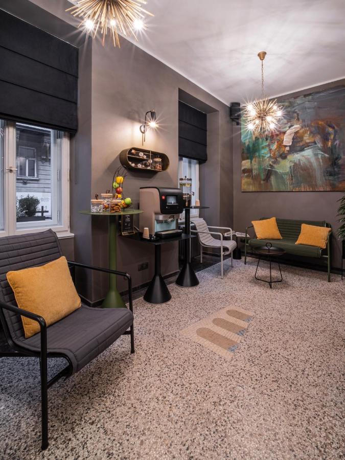 The Viaduct - Suites & More Praag Buitenkant foto