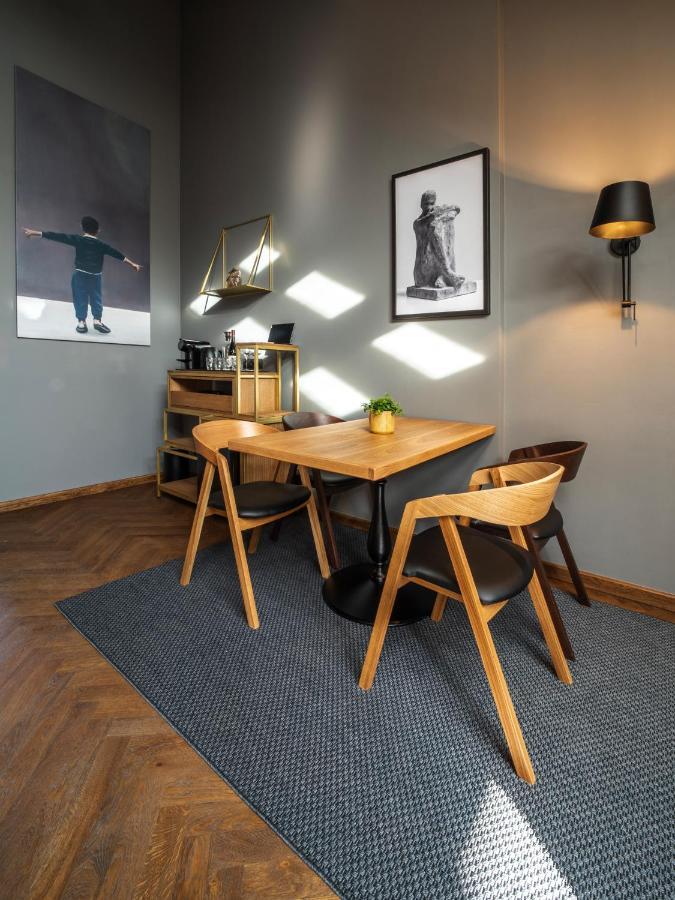 The Viaduct - Suites & More Praag Buitenkant foto